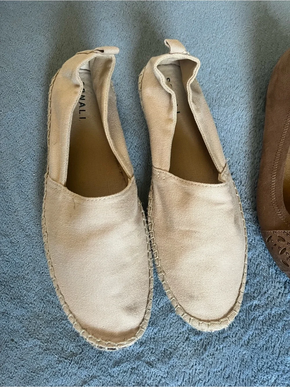 2 Pairs of Flat shoes